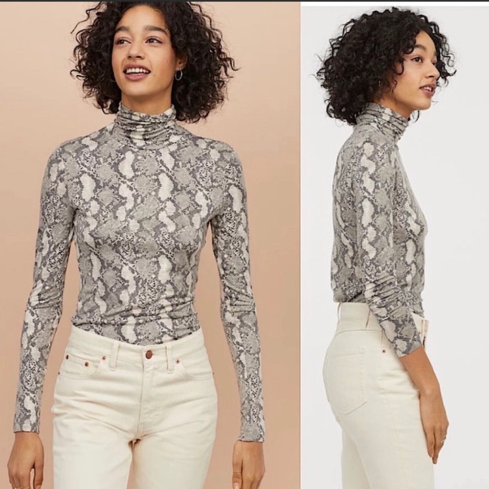 H&M Snakeprint Lightweight Turtleneck